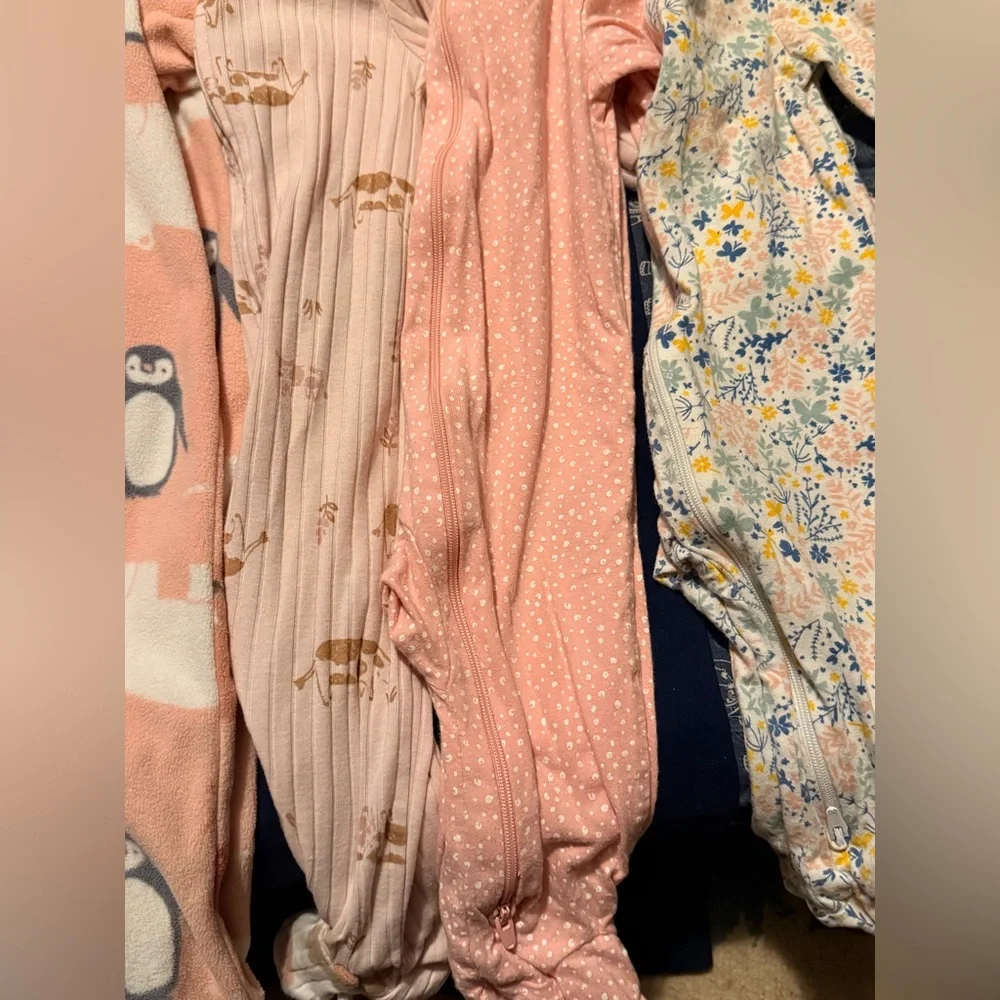 Assorted lot of 6 baby girls footed pajamas size 6 months
